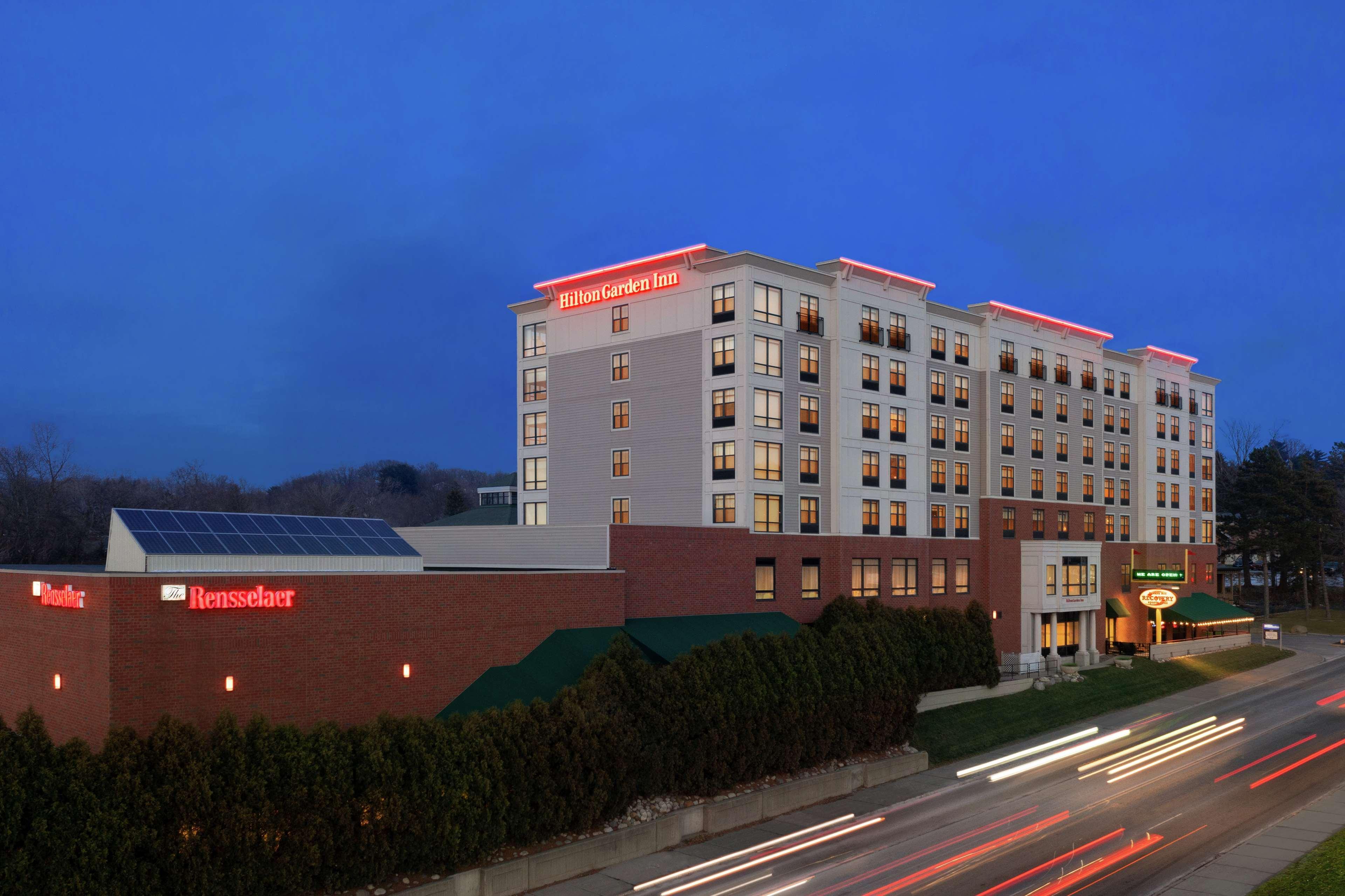 Hilton Garden Inn Troy Exterior photo